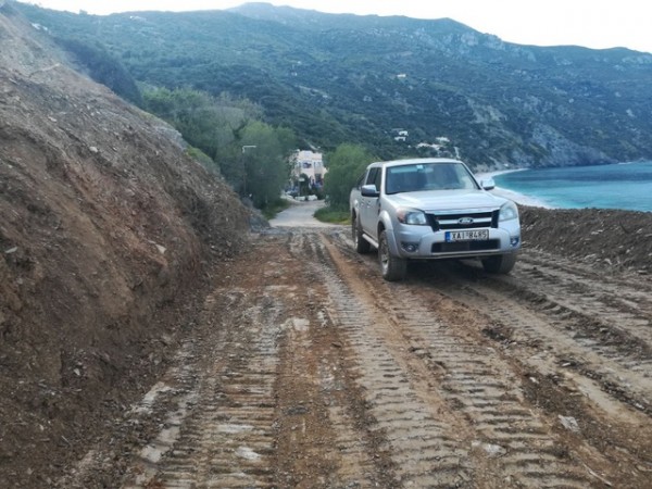 ΚΟΡΑΣΙΔΑ: Άνοιξαν τον δρόμο που κατέρρευσε με τις βροχές