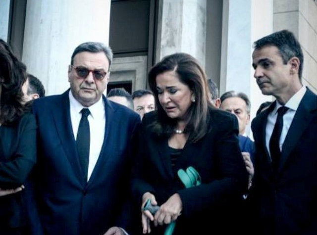 Λιποθύμησε ο Ισίδωρος Κούβελος στην κηδεία του Μητσοτάκη