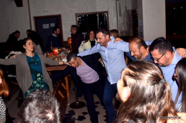 ΠΟΛΙΤΙΚΟΙ ΜΗΧΑΝΙΚΟΙ ΕΥΒΟΙΑΣ: Χόρεψαν στο ...χαλαρό