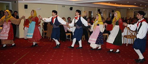 Πάρτι με τραγούδια και θαλασσινούς χορούς