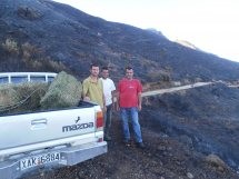 Οι κυνηγοί τάισαν τα ζώα στην καμένη γη