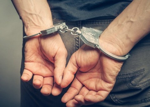 Συνελήφθη ένας άντρας κατηγορούμενος για καλλιέργεια ναρκωτικών