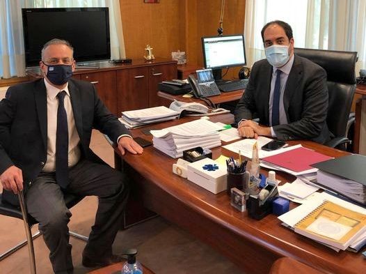 Συνάντηση Ζεμπίλη με Κεφαλογιάννη για τα υδατοδρόμια σε Εύβοια και Σκύρο