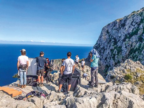 ΚΑΤΑΒΟΛΟ ΜΕΤΟΧΙΟΥ:  Χολιγουντιανή λάμψη με τοπική αδιαφορία !
