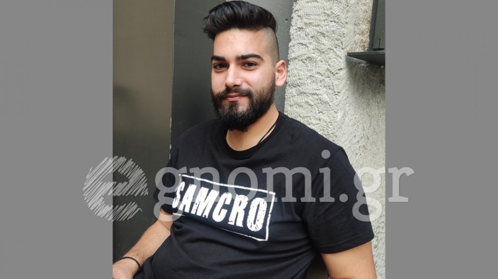 ΑΝΔΡΕΑΣ ΒΛΑΧΟΣ: Λατρεύει τη μουσική και ετοιμάζει τις βαλίτσες του για το εξωτερικό