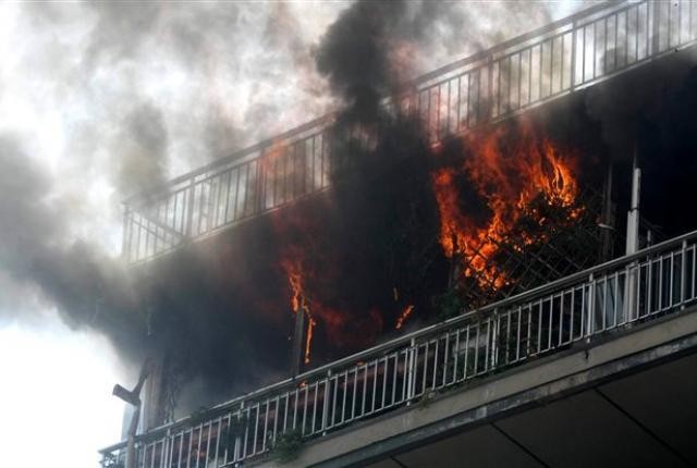 Κινδύνευσαν να καούν 4 παιδιά σε διαμέρισμα