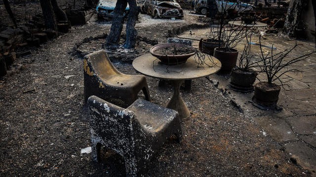 Θρήνος για την 70χρονη εγκαυματία που πέθανε τέσσερα χρόνια μετά την τραγωδία στο Μάτι