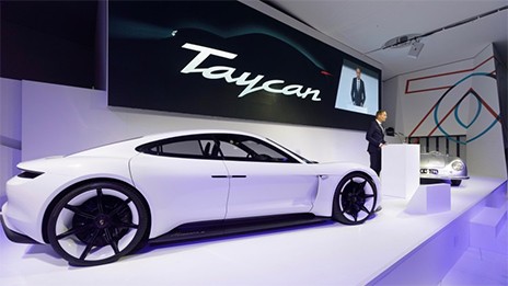Taycan η ηλεκτροκίνητη Porsche (video)