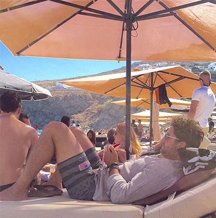 Αράζει στη Μύκονο ο «Λεωνίδας»