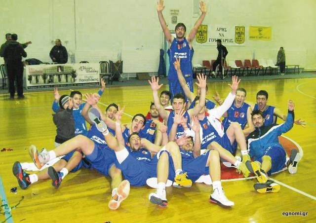 Πανηγύρισαν μέσα στη Θήβα