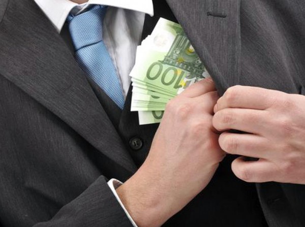 52 δις ευρώ κινούνται στη μαύρη αγορά της Ελλάδας!
