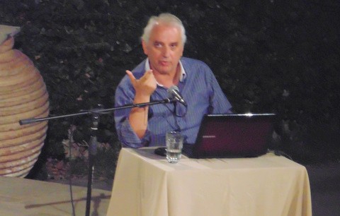 Η αιχμαλωσία του φωτός στο Κόκκινο Σπίτι