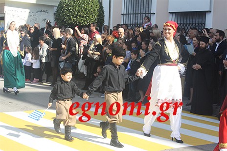 ΠΑΡΕΛΑΣΗ 28η ΟΚΤΩΒΡΙΟΥ ΧΑΛΚΙΔΑ: Ο μπόμπιρας έκλεψε την παράσταση