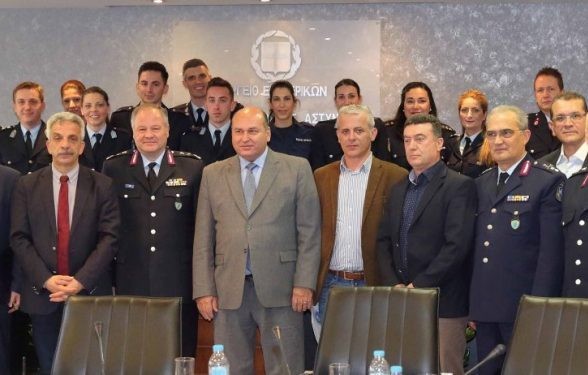 Τηλεφωνική γραμμή ψυχολογικής υποστήριξης για αστυνομικούς (VIDEO)