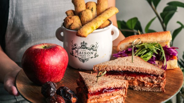 ΣΑΡΑΚΟΣΤΗ: Νηστίσιμα σνακ γεμάτα γεύση για όλες τις ώρες!