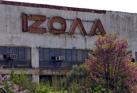 Zωντανεύει η IZOΛA