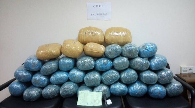 Είχε 42 κιλά χασίς στο ΙΧ του