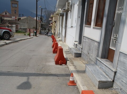 Οι πινακίδες δεν αρκούν