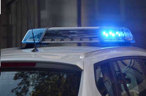 Νιόπαντροι πήγαν για μπάνιο και τους έκλεψαν από το αυτοκίνητο 2.500 ευρώ ως δώρα γάμου