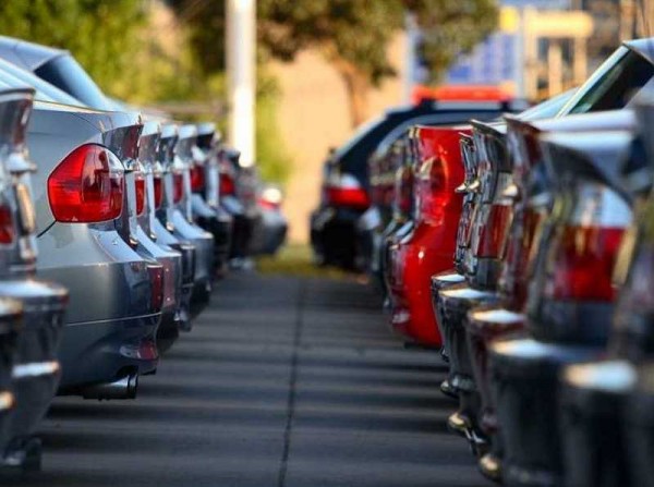 Αστυνομικός εξαπατούσε πολίτες με διαδικτυακές πωλήσεις αυτοκινήτων