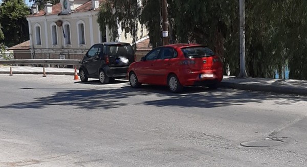 ΚΑΤΑΓΓΕΛΙΑ: Δύο μέρες αναμένα τα φώτα στην Λ. Καραμανλή στη Χαλκίδα