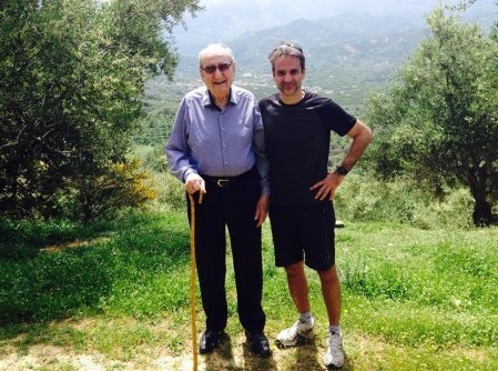 Ο Επίτιμος πήγε βόλτα με τον Κούλη στις Ελιές