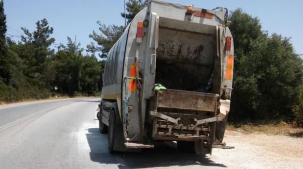 ΑΝΩ ΛΙΟΣΙΑ: Πατέρας μιας κόρης ο 57χρονος οδηγός απορριμματοφόρου που έχασε τη ζωή του