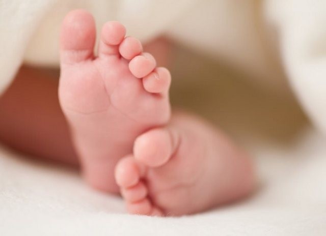38χρονη πέταξε το νεογέννητο μωρό της στα σκουπίδια