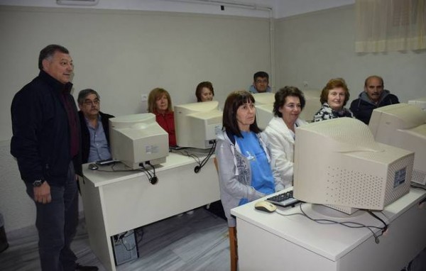 Πάρτι στο διαδίκτυο με τις ... νέες τεχνολογίες του Χρήστου Παγώνη