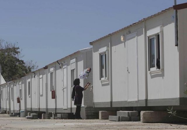 ΡΙΤΣΩΝΑ: Οι πρόσφυγες έκλεισαν το δρόμο