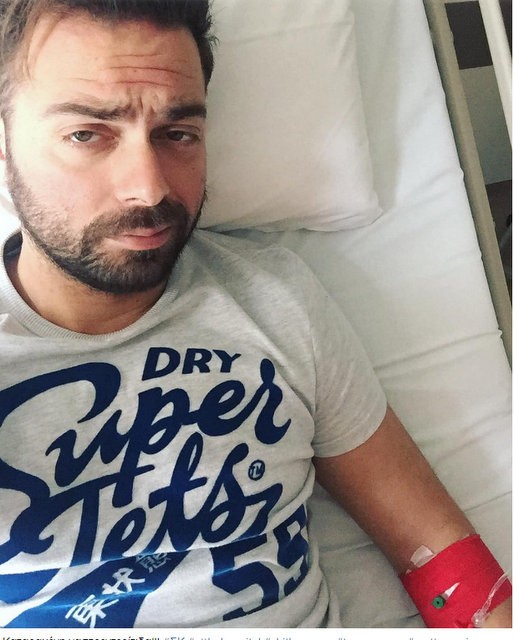 ΗΛΙΑΣ ΒΡΕΤΤΟΣ: Στο νοσοκομείο της Κύμης ο τραγουδιστής - Τι συνέβη