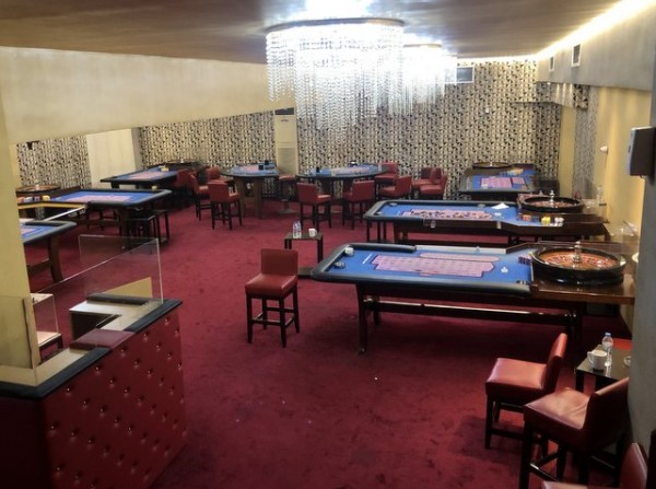 Έπαιζαν σε παράνομο καζίνο 67 παίκτες εν μέσω του lockdown (VIDEO)