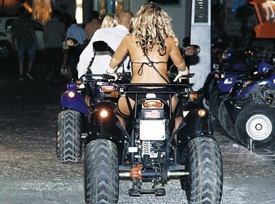 Το φουλάρι έπνιξε 22χρονη που επέβαινε σε γουρούνα