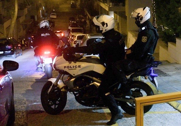 Για απόπειρα ανθρωποκτονίας ασκήθηκε δίωξη στον αστυνομικό που πυροβόλησε τον 16χρονο στη Θεσσαλονίκη