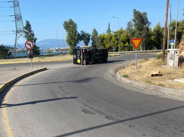ΧΑΛΚΙΔΑ ΥΨΗΛΗ ΓΕΦΥΡΑ: Ατύχημα με φορτηγό στον κόμβο