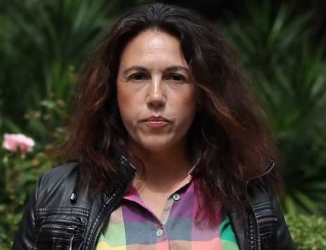 Εσφαξε τη γυναίκα του μπροστά στα μάτια της κόρης τους