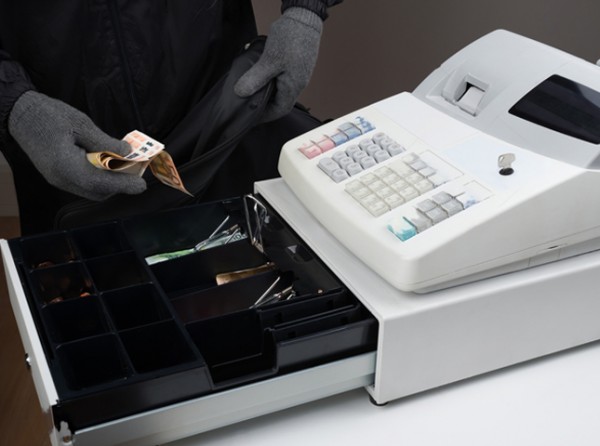 ΧΑΛΚΙΔΑ: Σούφρωσε χρηματικό ποσό από ταμειακή μηχανή καταστήματος