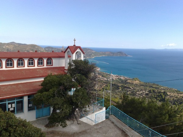 ΠΑΝΑΓΙΑ Η ΟΞΥΛΙΘΙΩΤΙΣΣΑ: Το εκκλησάκι που είναι πάνω σε ηφαίστειο