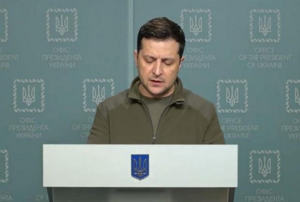 Δραματική ομιλία Ζελένσκι: Το φως θα νικήσει το σκοτάδι, δόξα στην Ουκρανία