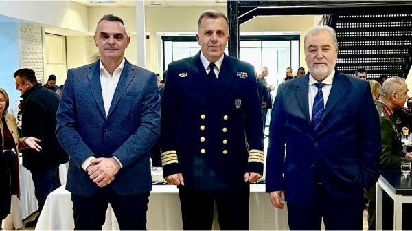 ΧΑΛΚΙΔΑ: Λιμεναρχείο και Οργανισμός Λιμένων Εύβοιας έκοψαν μαζί την βασιλόπιτα