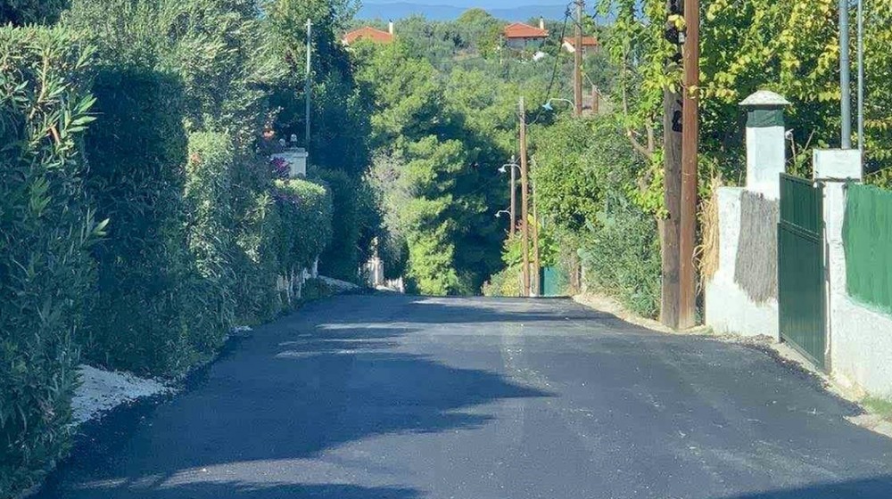 ΠΑΡΑΛΙΑ ΑΥΛΙΔΑΣ: Ασφαλτοστρώθηκαν δύο δρόμοι