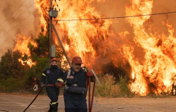 ΦΩΤΙΑ ΕΥΒΟΙΑΣ: Εντολή εκκένωσης της Αβγαριάς- Δραματικές ώρες στη Γαλατσώνα- Αγωνία για την Ιστιαία