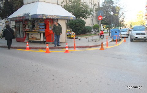 Κολονάκια στη γωνία Αβάντων και Αντωνίου