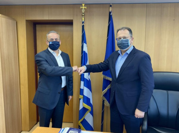 ZEMΠΙΛΗΣ: Τραγική εικόνα παρουσιάζει το Κτηματολογικό Γραφείο και το Υποθηκοφυλακείο Χαλκίδας