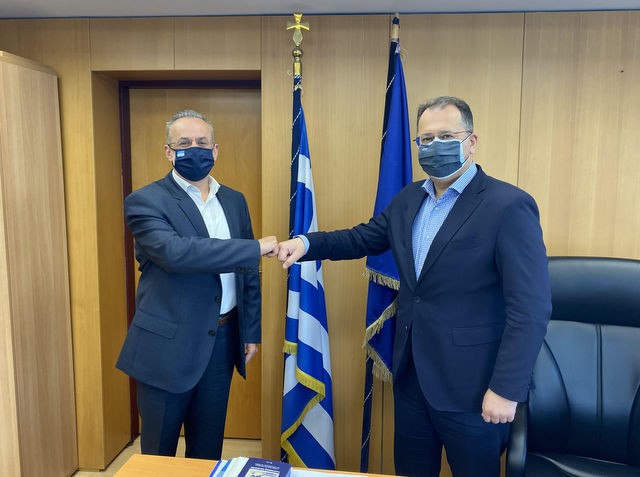ZEMΠΙΛΗΣ: Τραγική εικόνα παρουσιάζει το Κτηματολογικό Γραφείο και το Υποθηκοφυλακείο Χαλκίδας