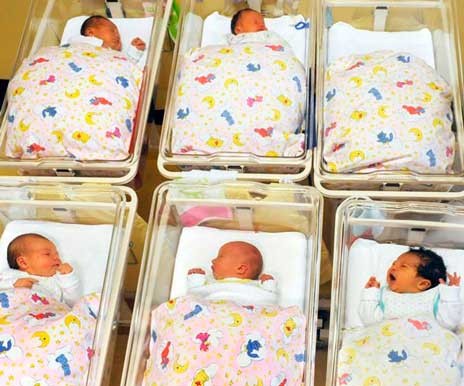 Ανατροπή στις υιοθεσίες στην Ελλάδα