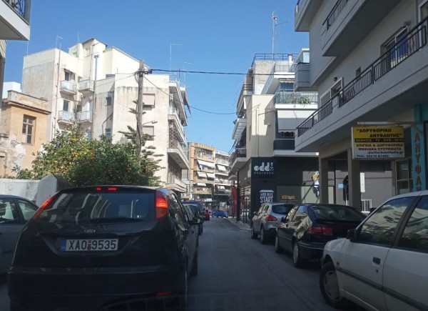 Πήζει το κέντρο της Χαλκίδας στην κίνηση