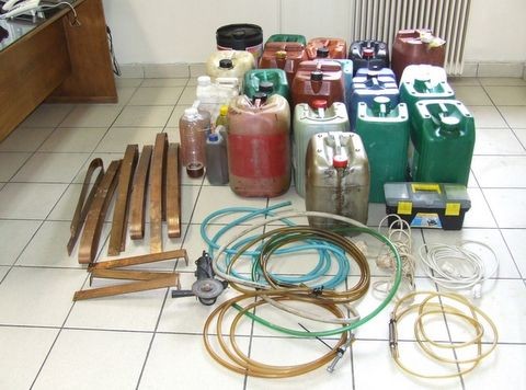 Έκλεψαν 23 δοχεία με πετρέλαιο και εξαρτήματα αλεξικέραυνου