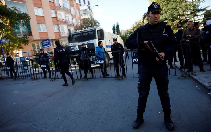 Ένοπλος κρατά ομήρους σε νοσοκομείο