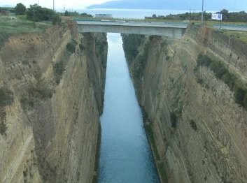 Βουτιά θανάτου για 30χρονη στον Ισθμό της Κορίνθου